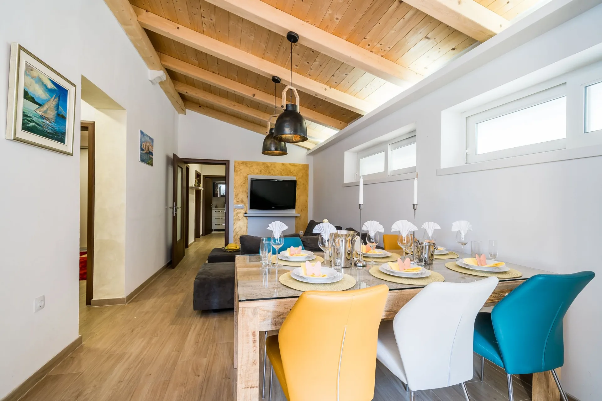 luciana residence dining room wooden ceiling