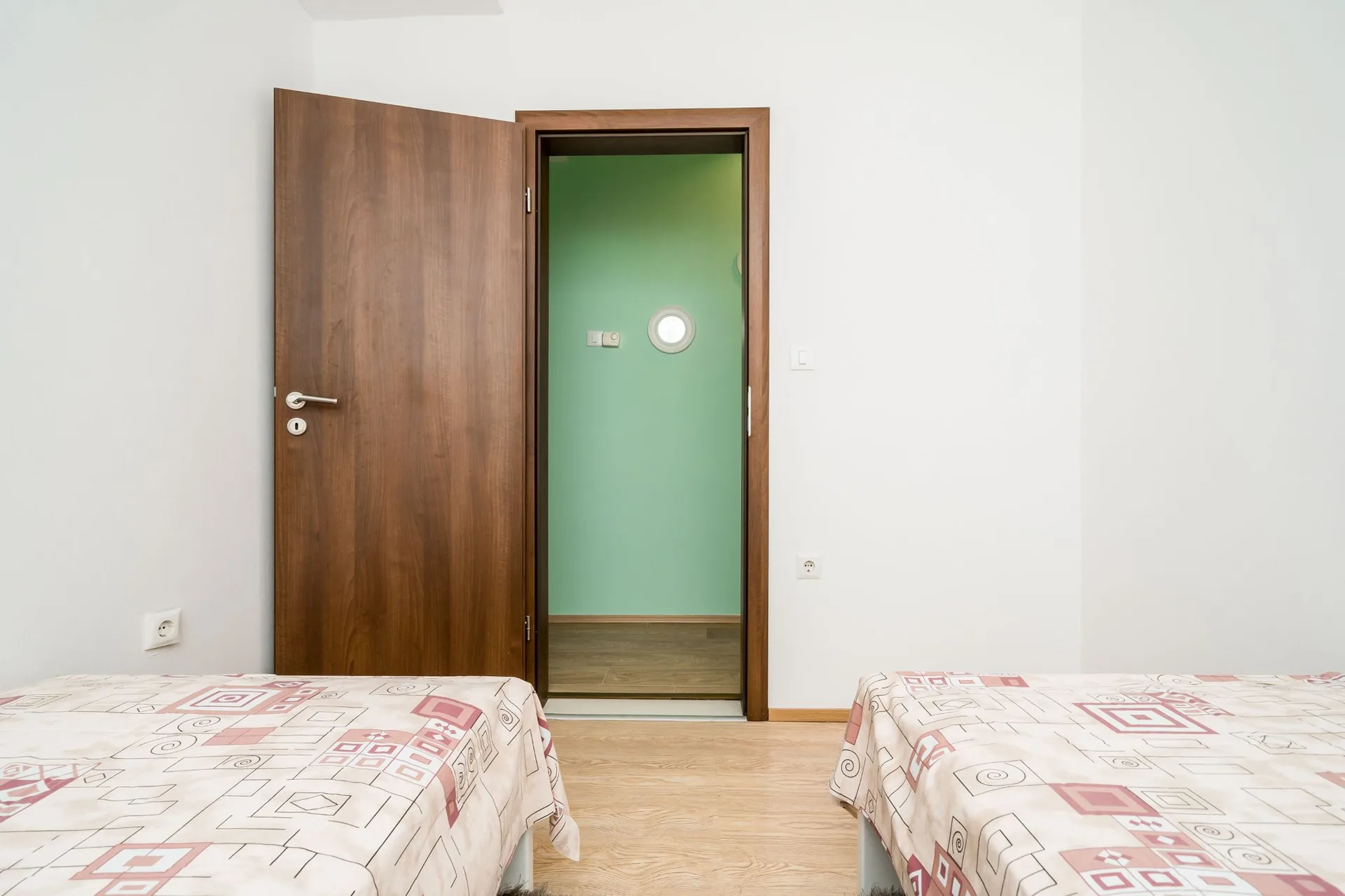 luciana residence twin bedroom door