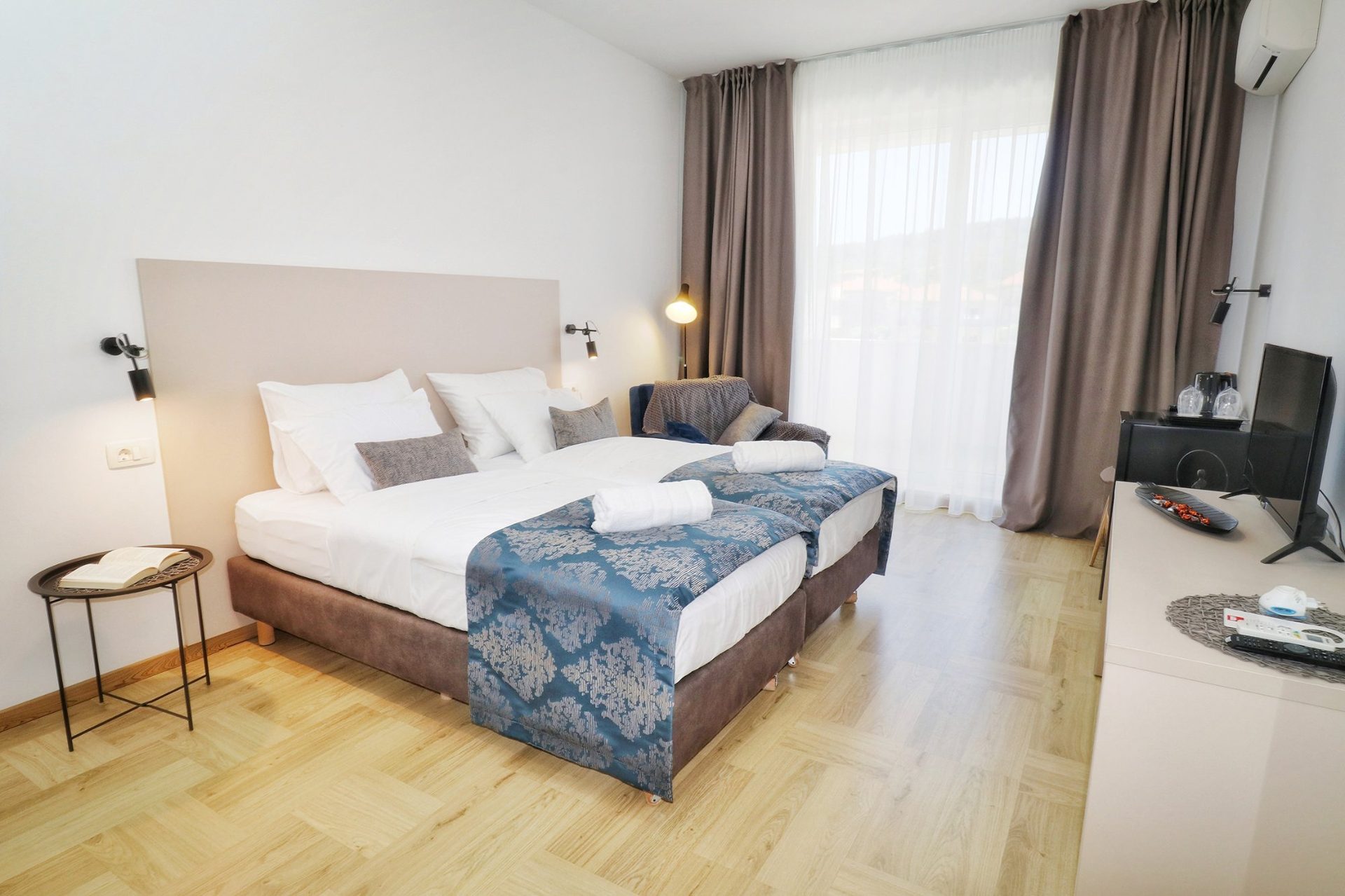 magico apartments apartment3 bedroom blue bedding